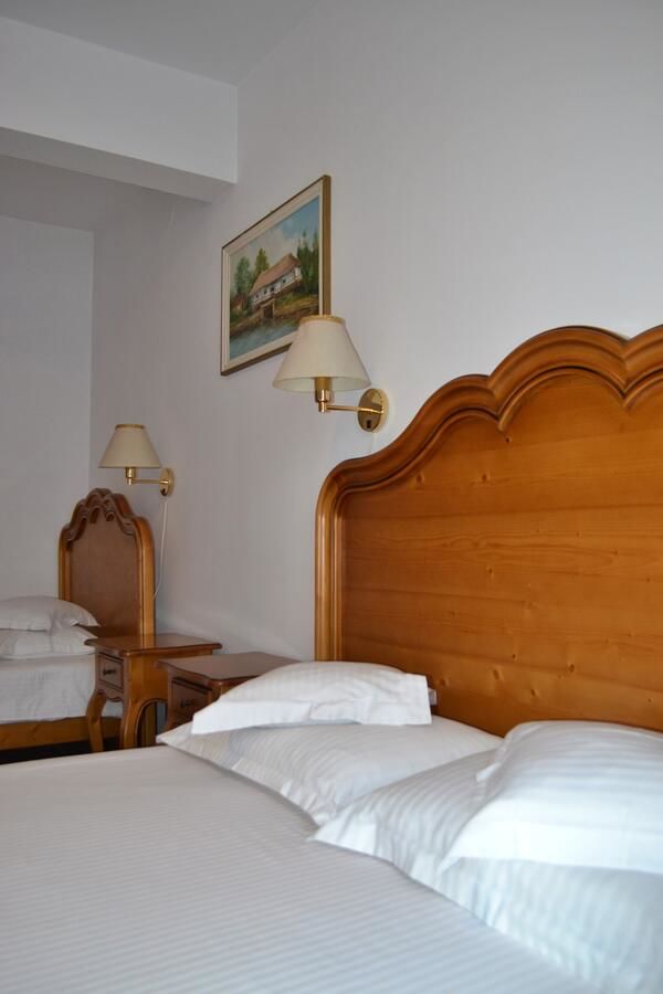 Отель Hotel Meteor Cluj Клуж-Напока-43