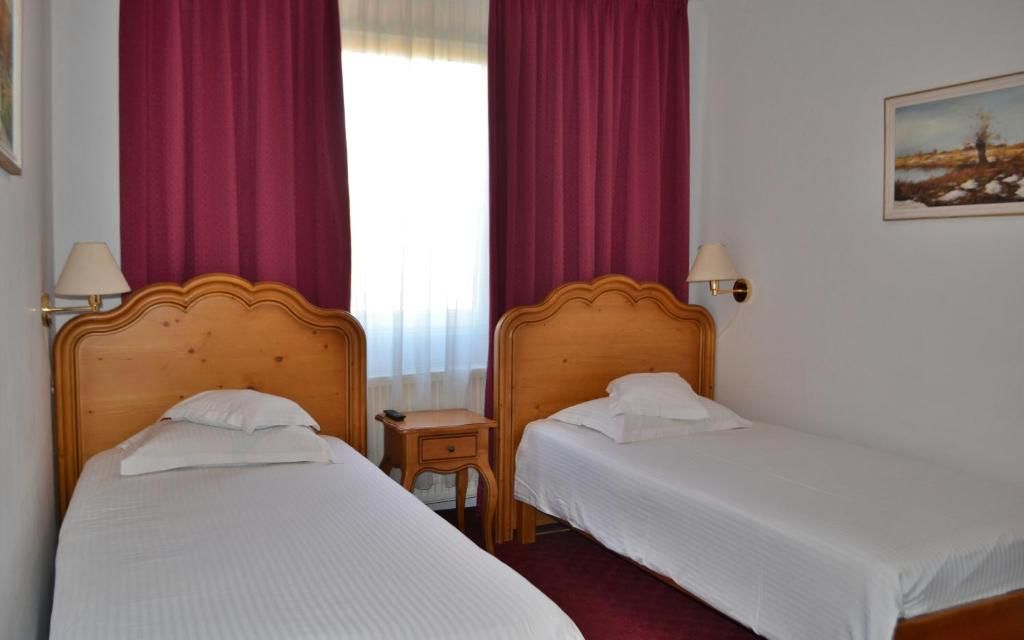 Отель Hotel Meteor Cluj Клуж-Напока